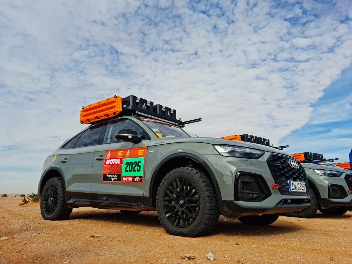 Audi Q5 — bivouac désert